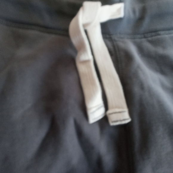 Old navy men's oversize sweatpants - Picture 2 of 8